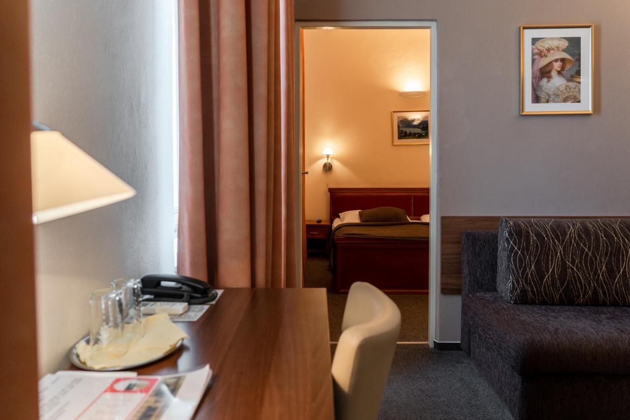 Hotel Grand Uherské Hradiště Dış mekan fotoğraf