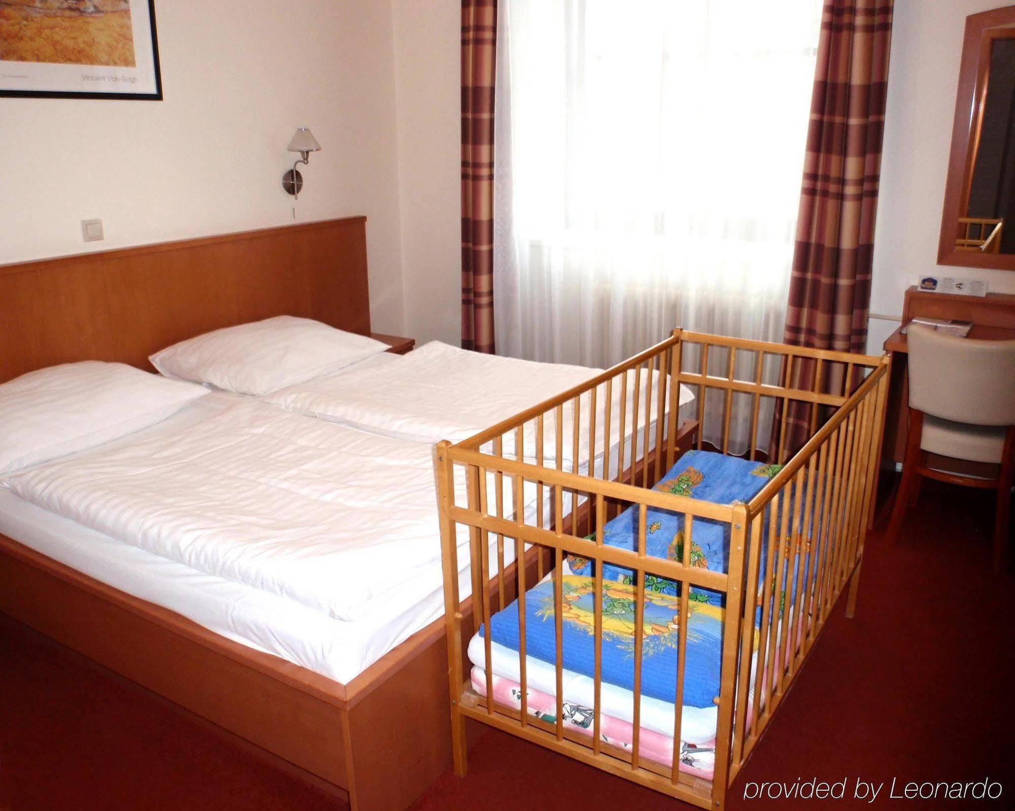 Hotel Grand Uherské Hradiště Oda fotoğraf