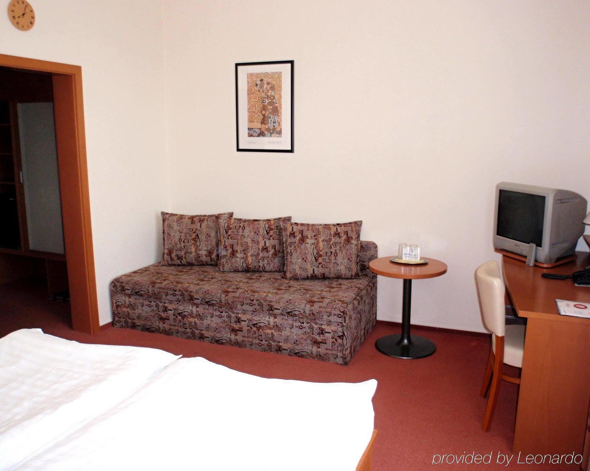 Hotel Grand Uherské Hradiště Oda fotoğraf