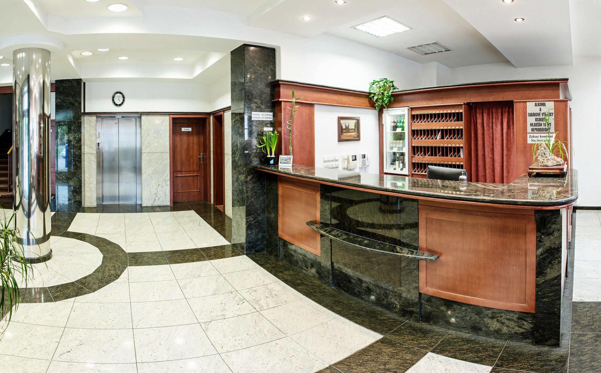 Hotel Grand Uherské Hradiště Dış mekan fotoğraf