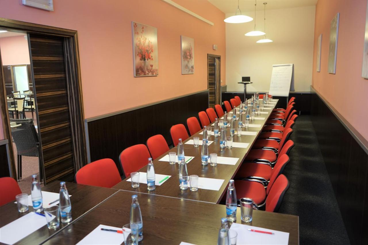 Hotel Grand Uherské Hradiště Dış mekan fotoğraf