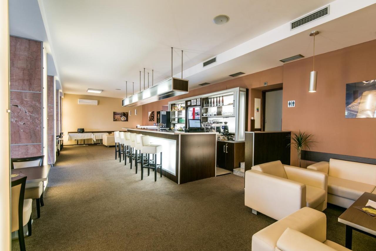 Hotel Grand Uherské Hradiště Dış mekan fotoğraf