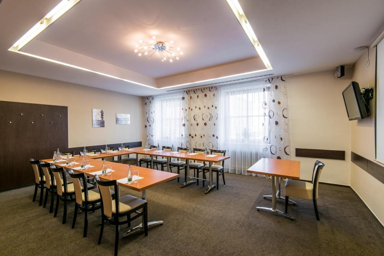 Hotel Grand Uherské Hradiště Dış mekan fotoğraf